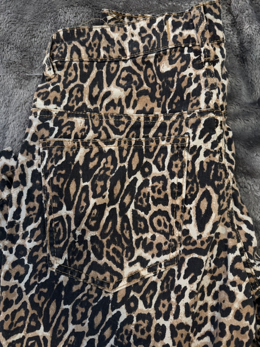 Animal Print Wide-Leg Women’s Jeans - Leopard Print - Picture 5 of 7
